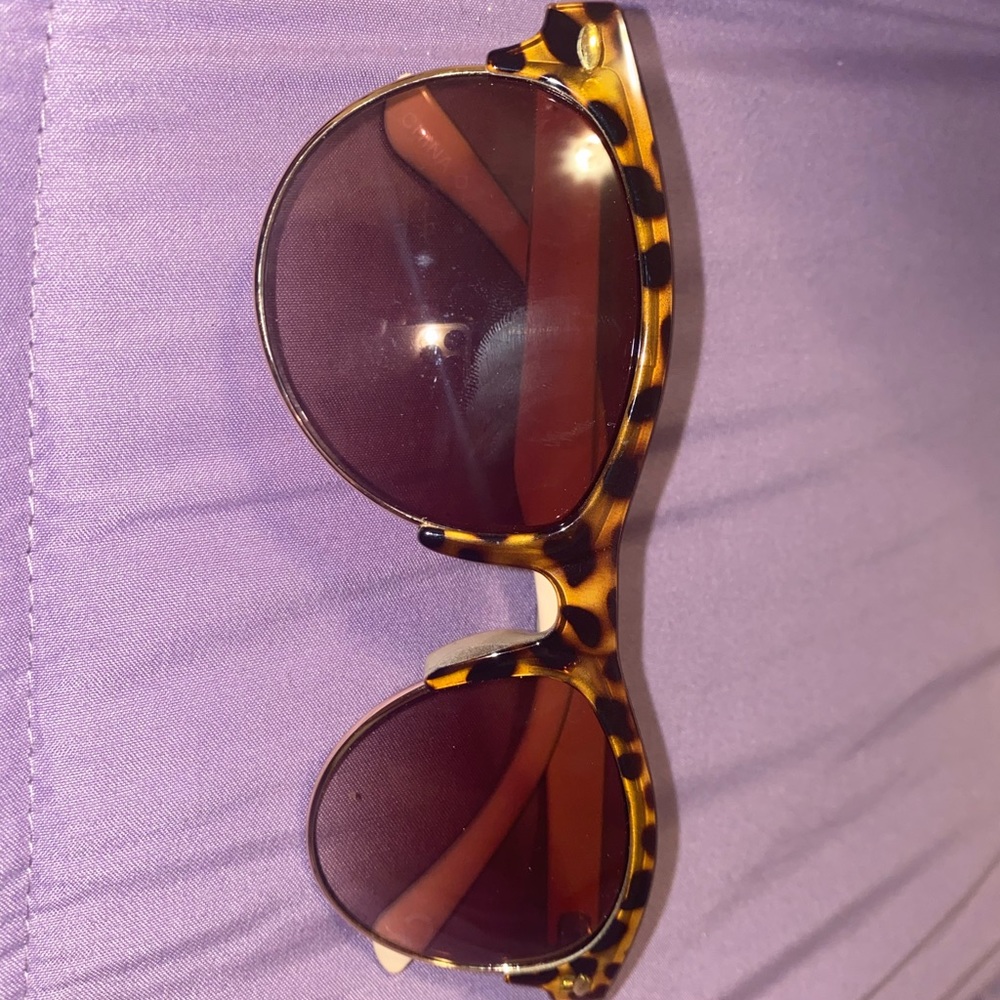 Cheetah print sunglasses